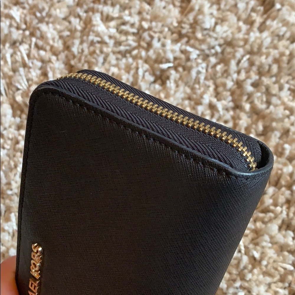 Micheal Kors jet set wallet - Picture 7 of 8